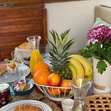 Sailing Nights Boat&breakfast *