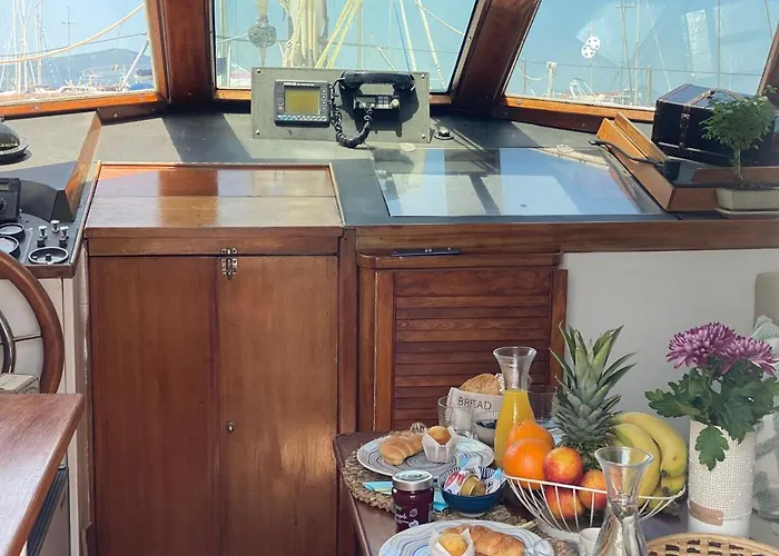 Sailing Nights Boat&breakfast