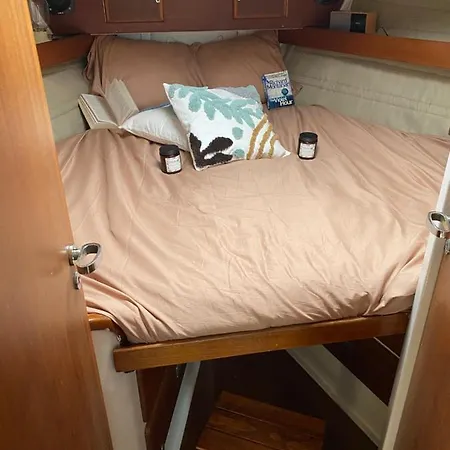 Sailing Nights Boat&breakfast *