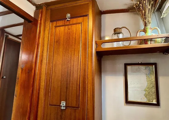 Sailing Nights Boat&breakfast Bateau-hôtel