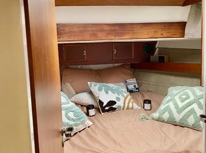 Sailing Nights Boat&breakfast Bateau-hôtel